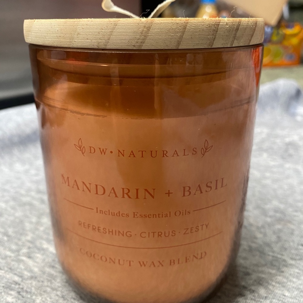 DW Naturals Candle 🕯